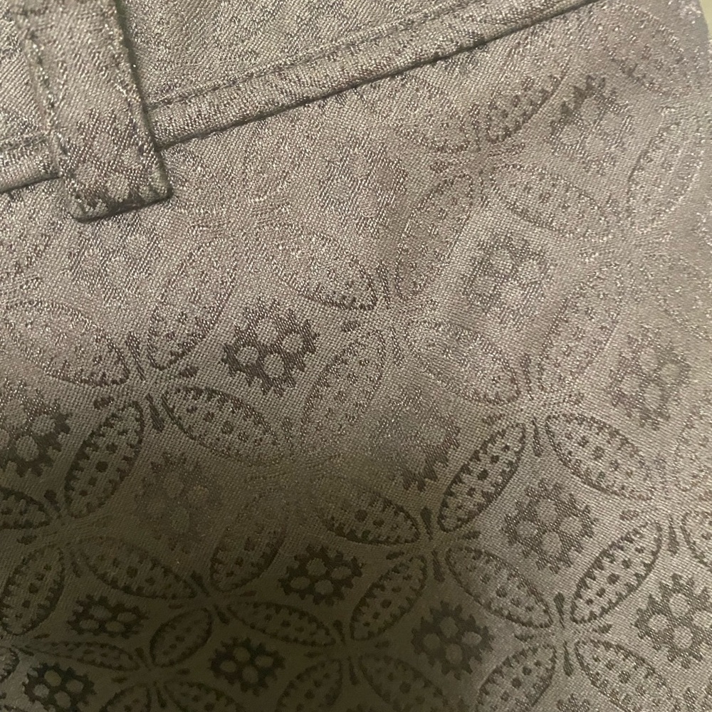 Ann Taylor brown capri pant. Excellent condition.